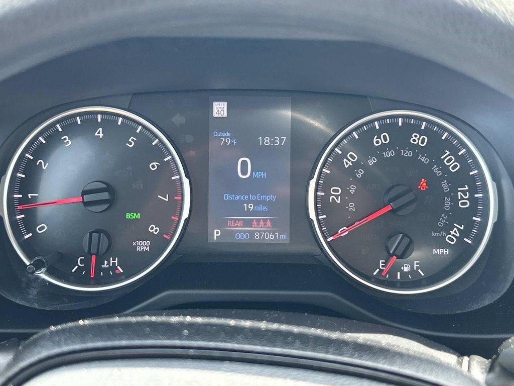 Used 2022 Toyota RAV4 XLE AWD/4WD image 30