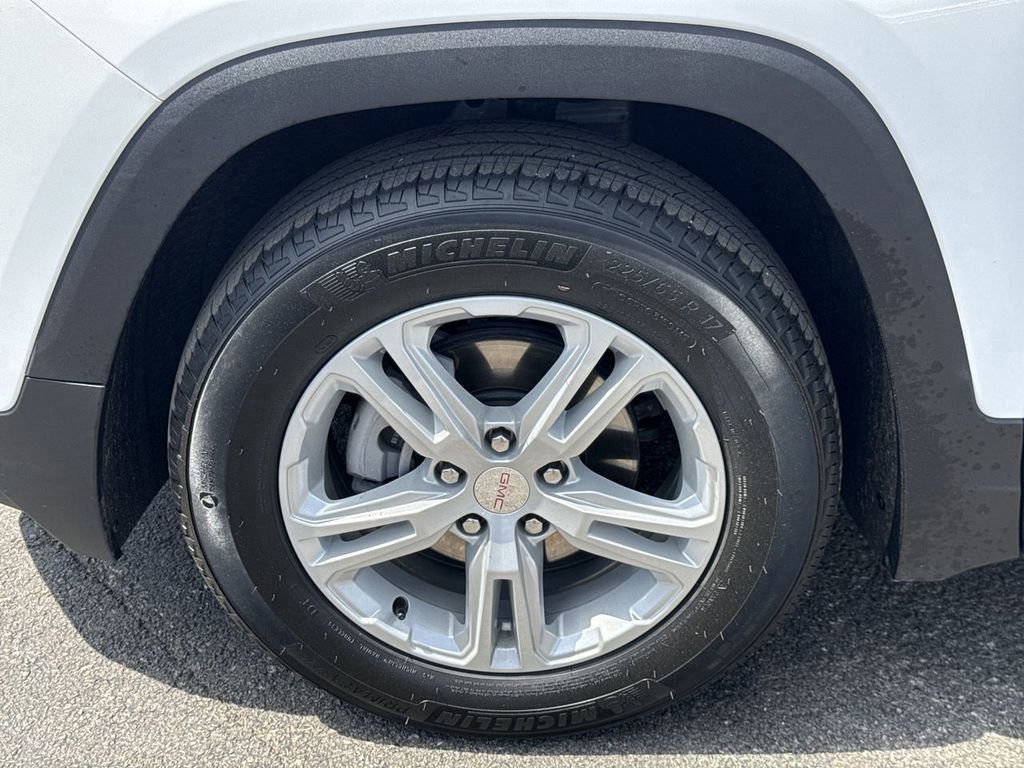 Used 2024 GMC Terrain SLE FWD image 10