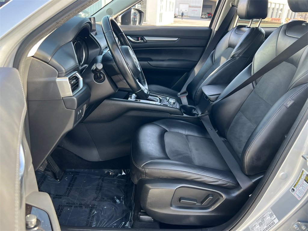 Used 2019 MAZDA CX-5 Touring image 17