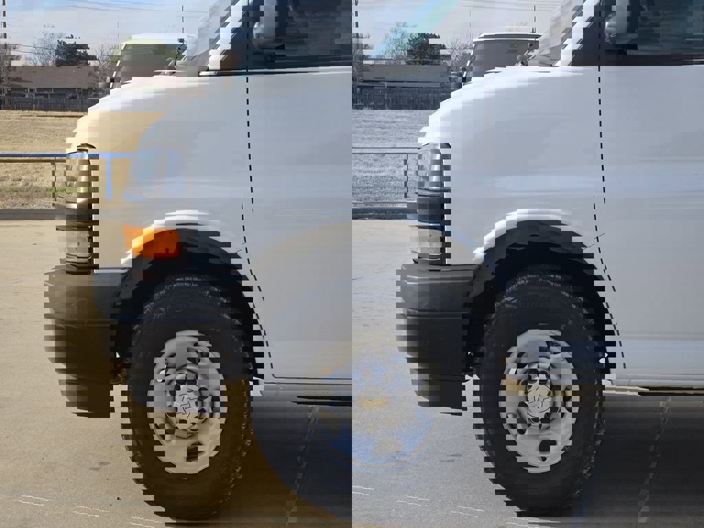 New 2025 Chevrolet Express 2500 w/ Driver Convenience Package RWD image 34