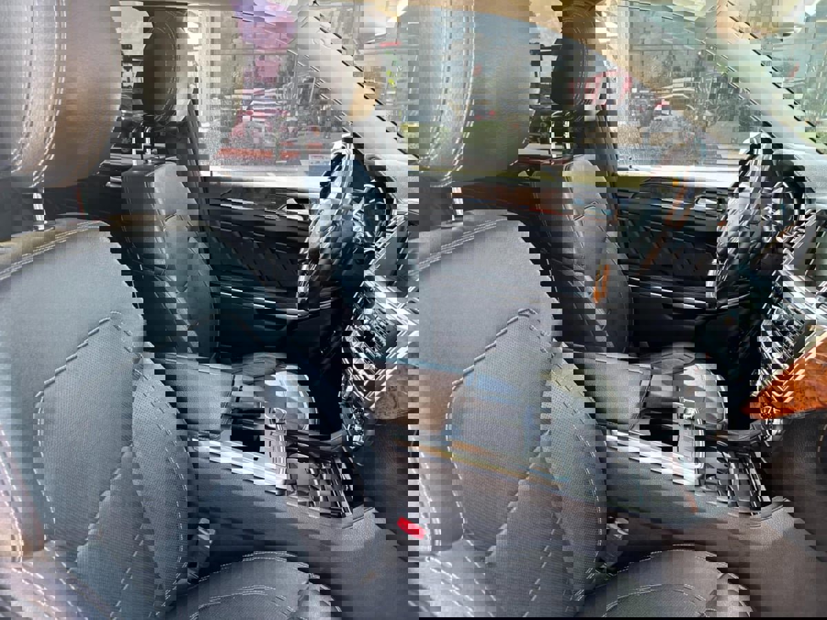 Used 2014 Mercedes-Benz GL 550 4MATIC image 35