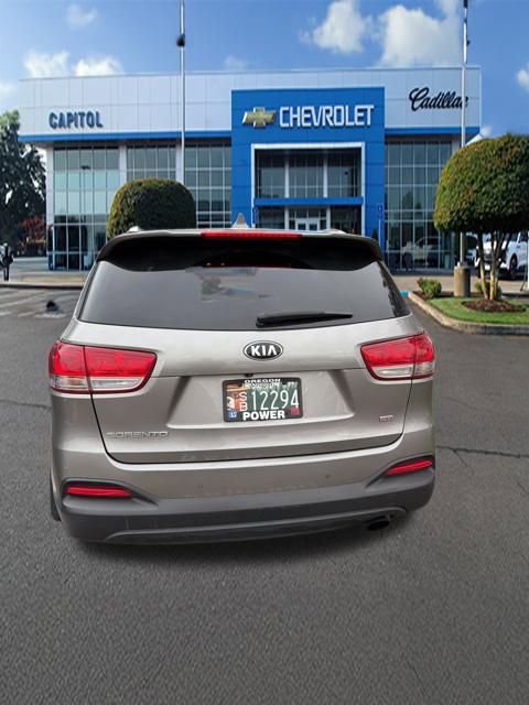 Used 2017 Kia Sorento LX w/ LX Convenience Package image 15