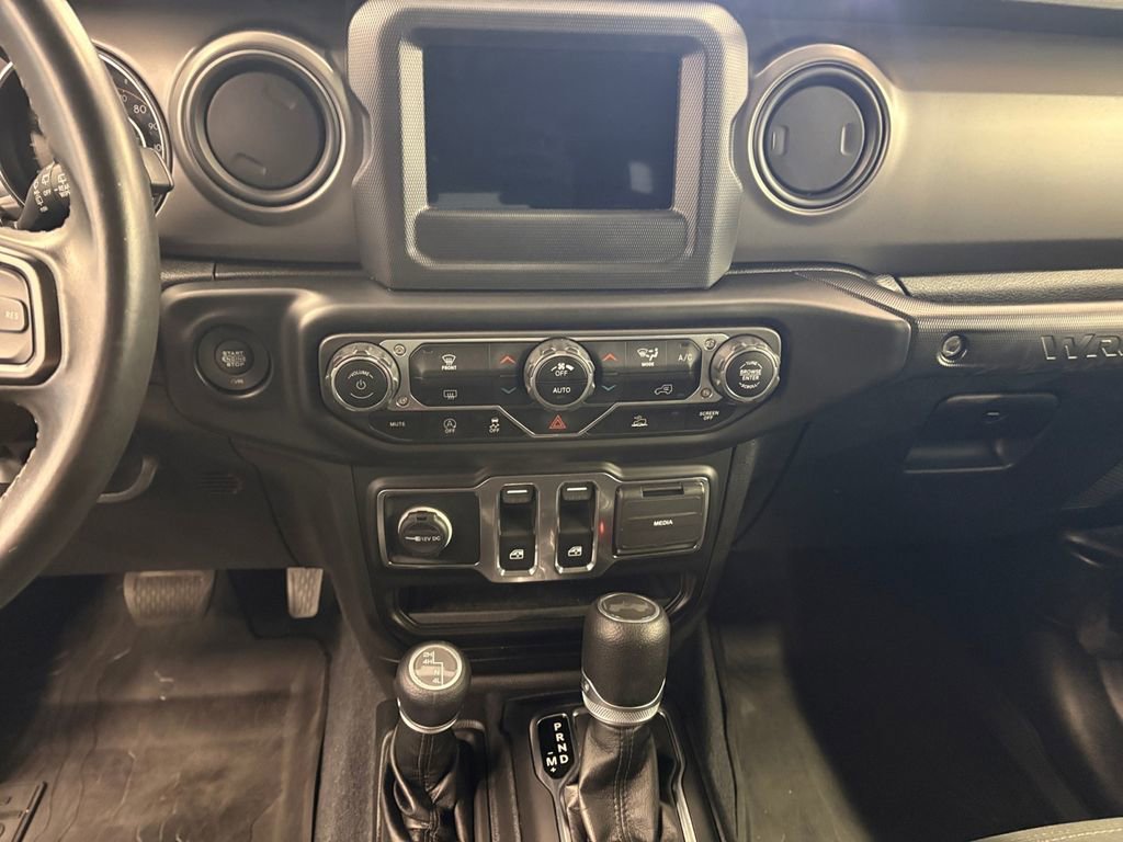 Certified 2022 Jeep Wrangler Sport AWD/4WD image 16