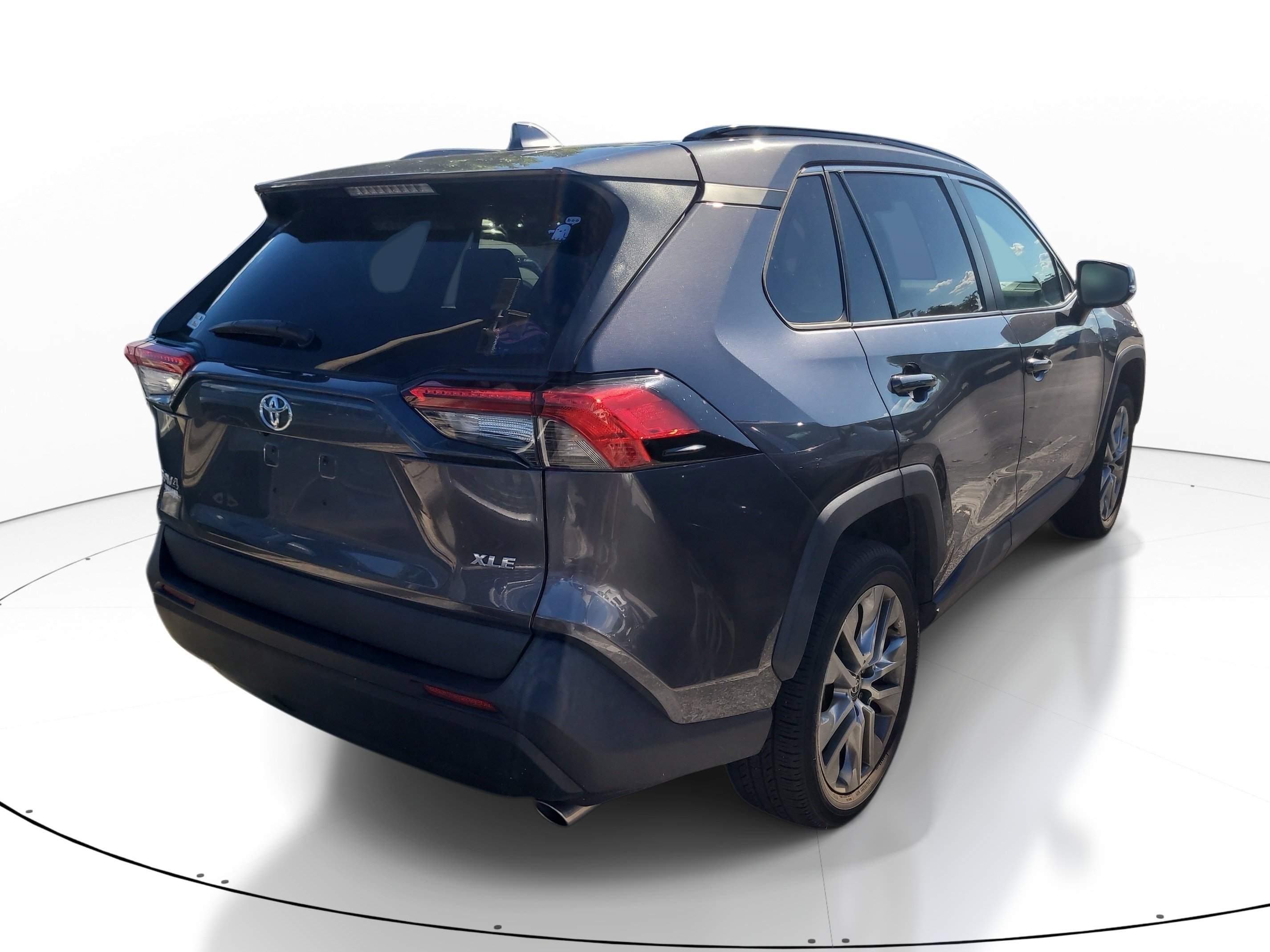 Used 2023 Toyota RAV4 XLE Premium FWD image 7