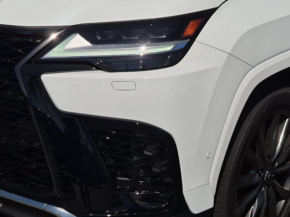 New 2026 Lexus LX 700h F Sport AWD/4WD image 10