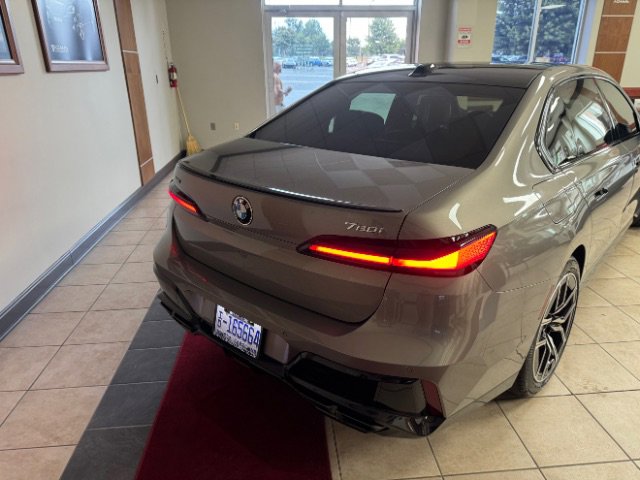 Used 2024 BMW 760i xDrive w/ Executive Package image 11