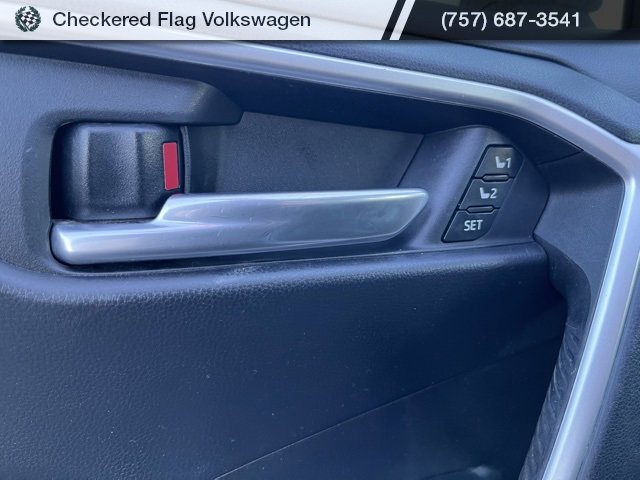Used 2023 Toyota RAV4 XLE Premium image 15