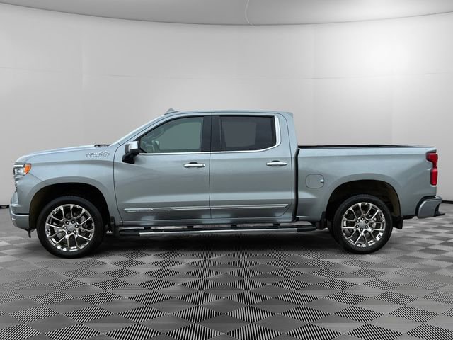 Used 2025 Chevrolet Silverado 1500 High Country w/ High Country Premium Package AWD/4WD image 2