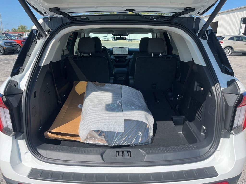 New 2025 Ford Explorer Active w/ Active Comfort Package image 13