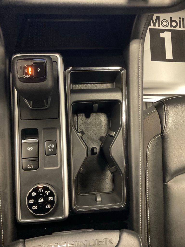 Used 2023 Nissan Pathfinder SL image 24