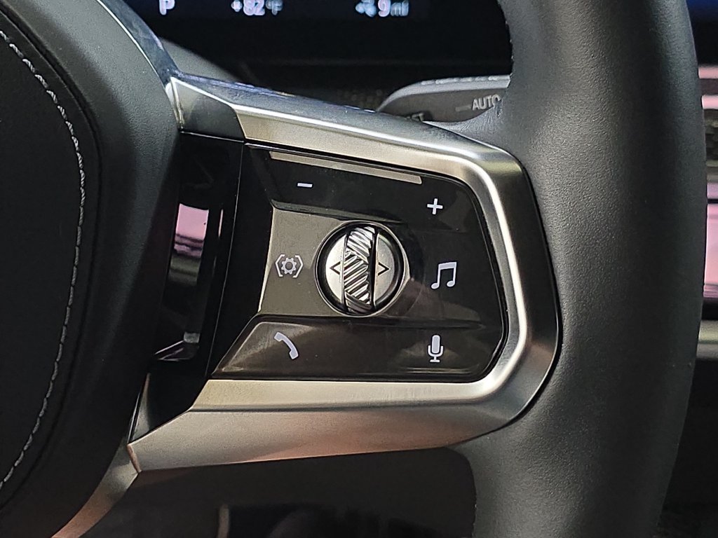 Certified 2023 BMW i7 xDrive60 AWD/4WD image 21