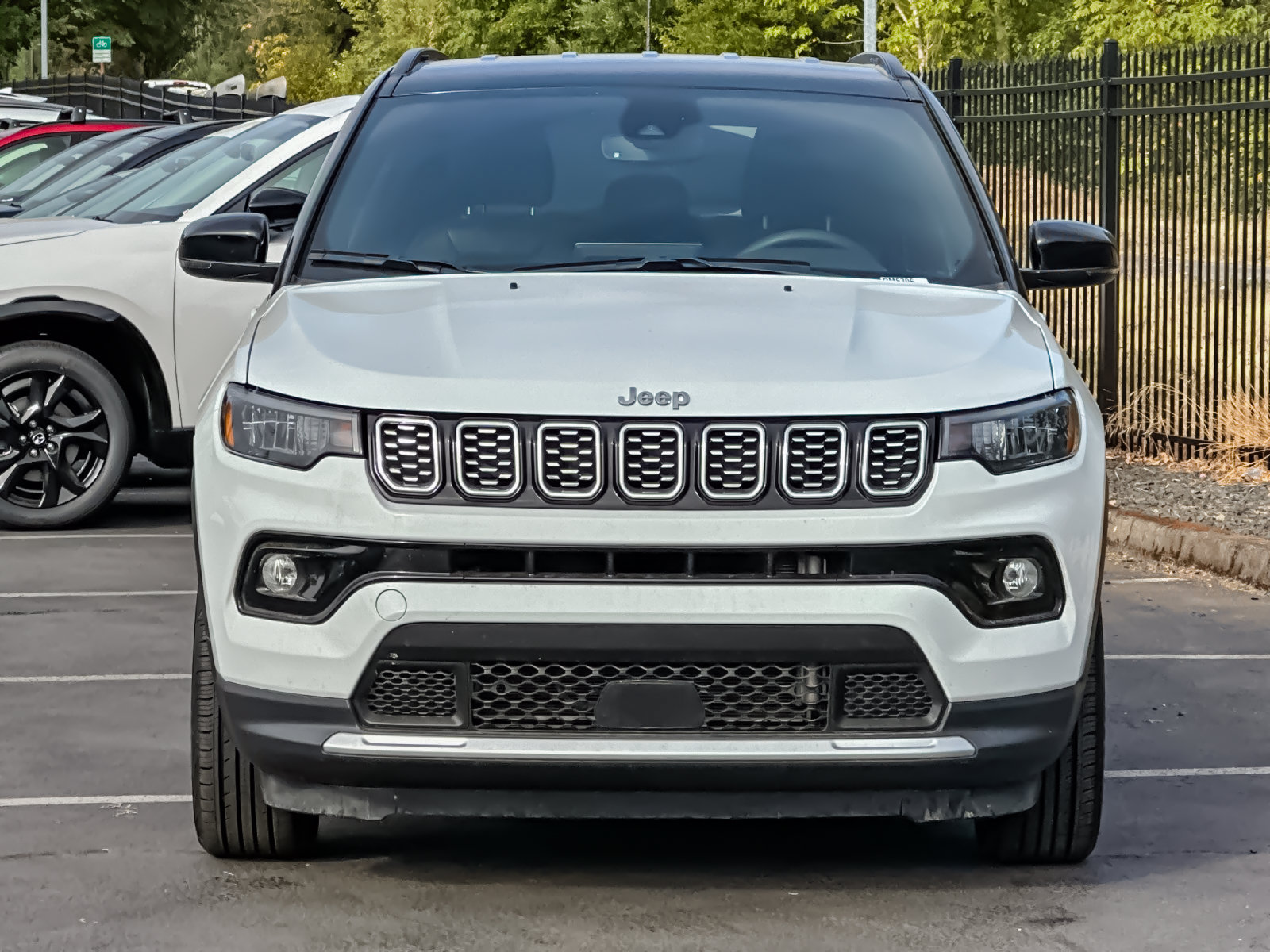 Used 2025 Jeep Compass Limited AWD/4WD image 8