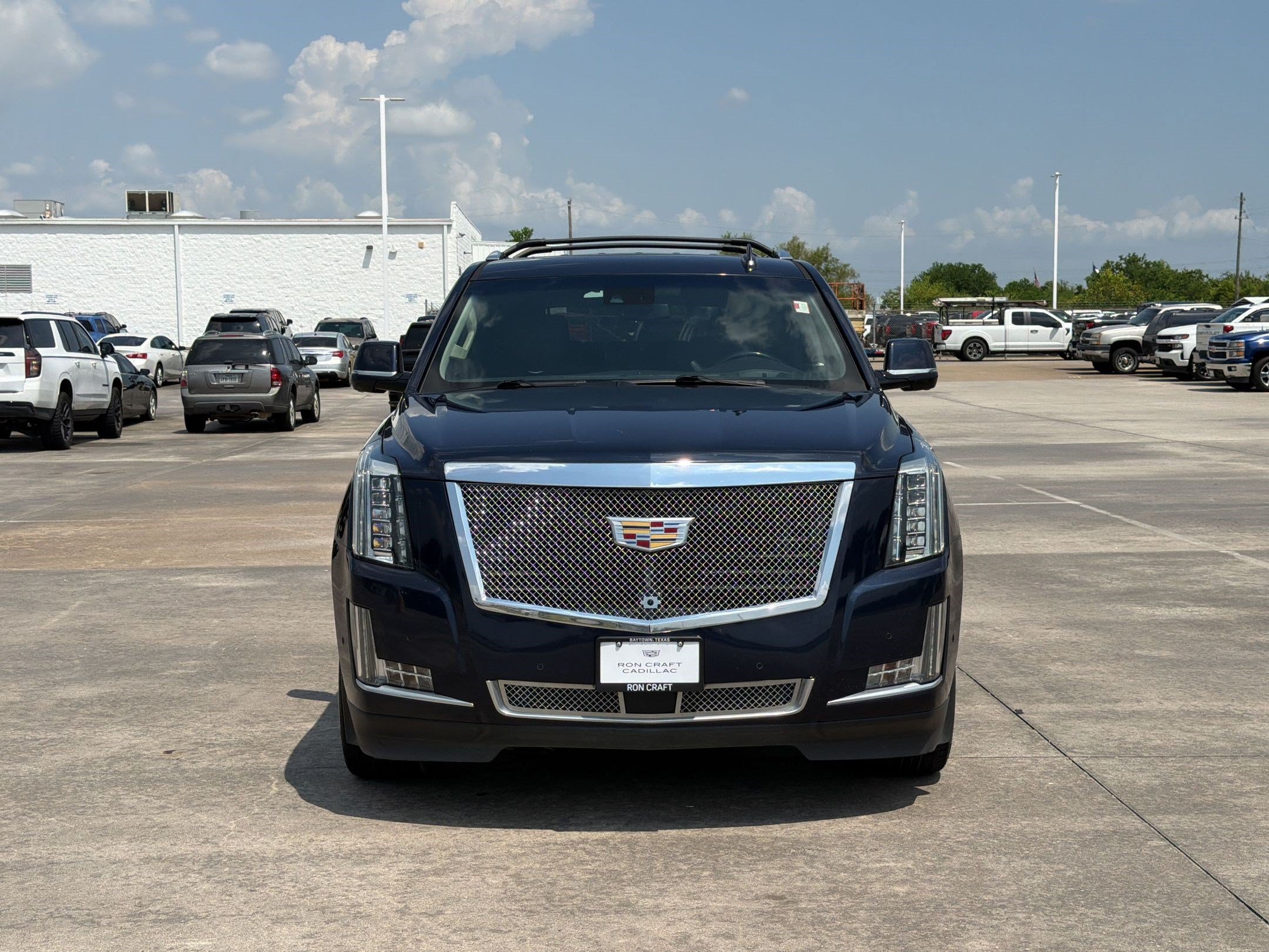 Used 2018 Cadillac Escalade Premium Luxury RWD image 6