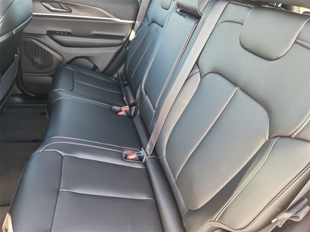 New 2025 Jeep Grand Cherokee Limited image 18