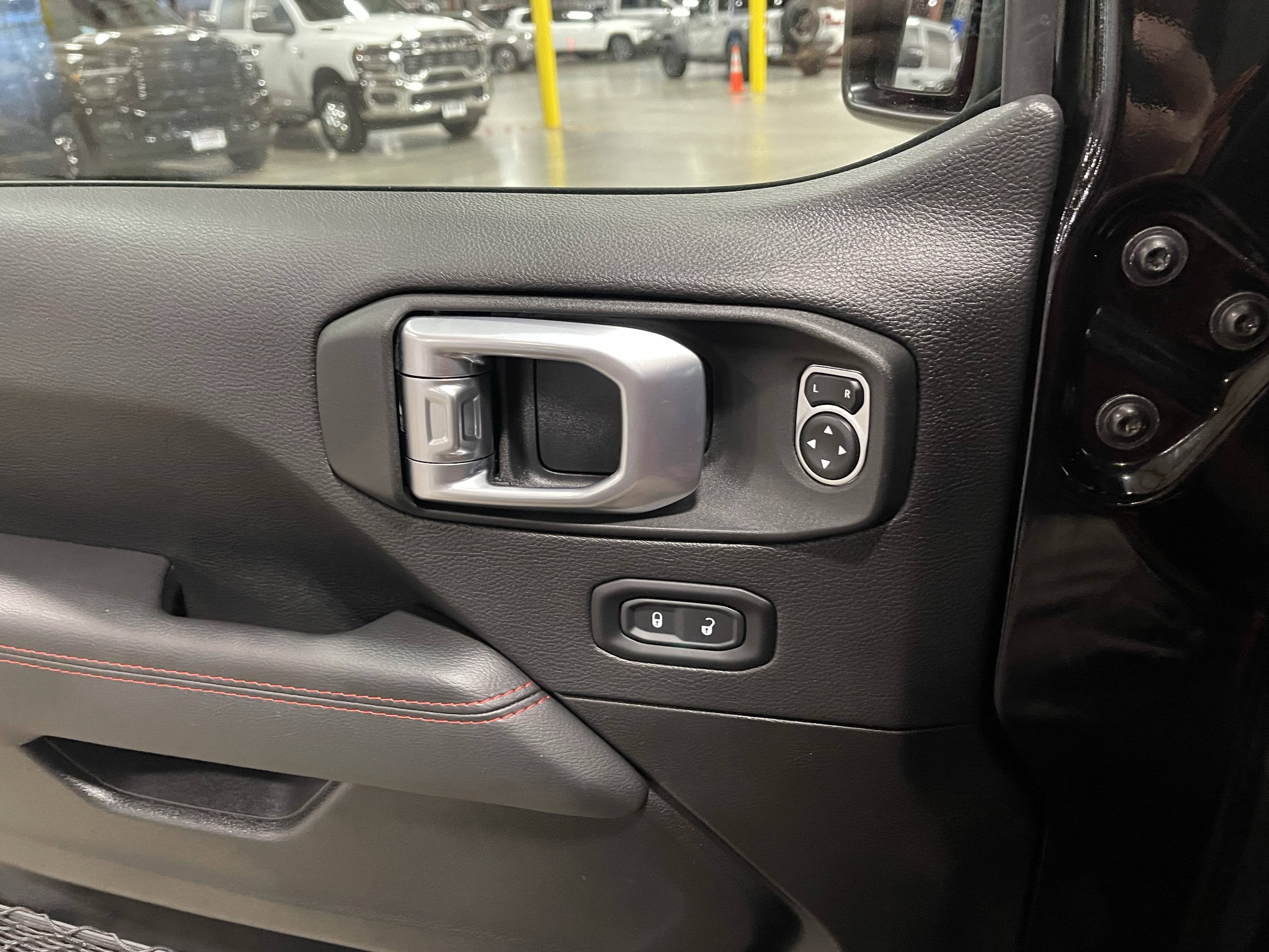 Certified 2023 Jeep Wrangler Unlimited Rubicon 4xe AWD/4WD image 25