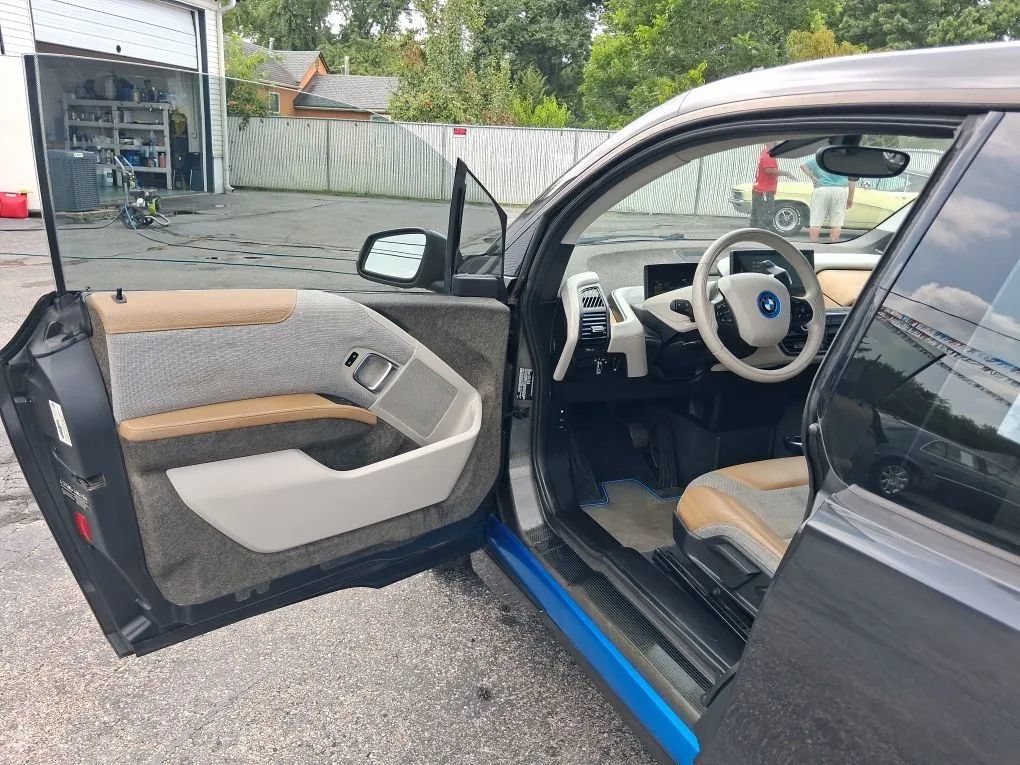 Used 2014 BMW i3 w/ Range Extender RWD image 12