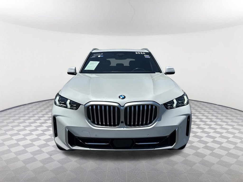 Certified 2024 BMW X5 xDrive40i w/ Premium Package AWD/4WD image 2