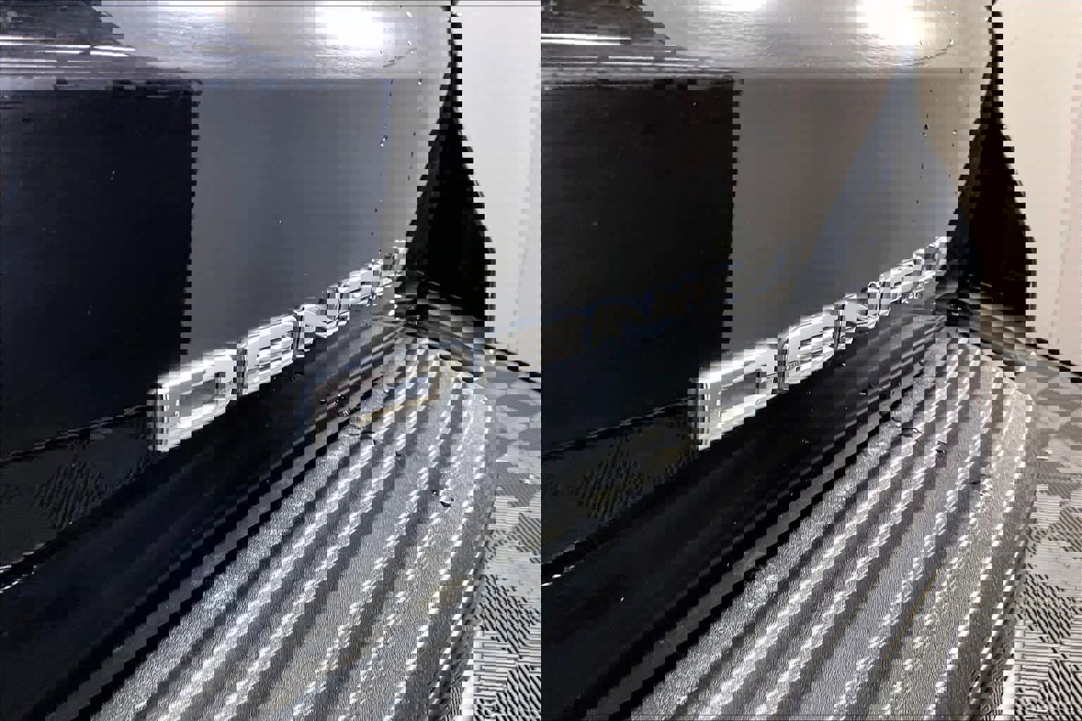 Used 2022 GMC Yukon XL Denali image 9