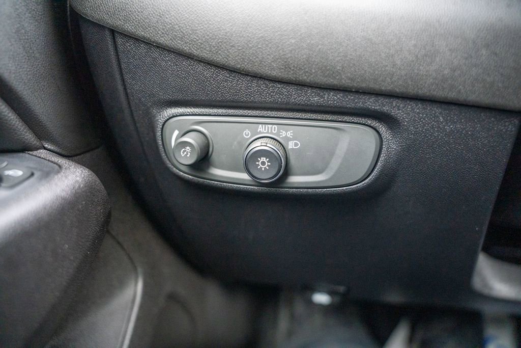 Used 2019 Chevrolet Equinox LT image 22