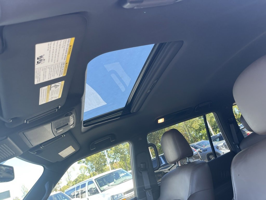 Used 2024 Nissan Armada Platinum image 10