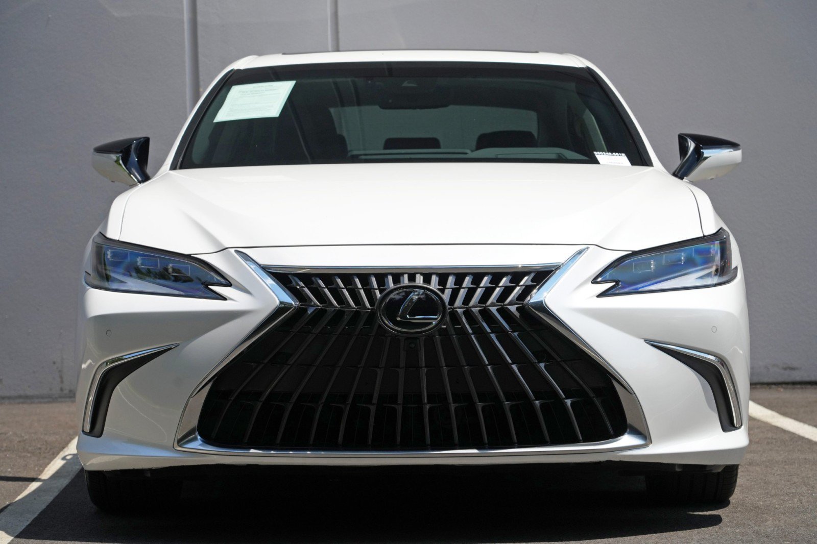 Used 2024 Lexus ES 300h w/ Accessory Package (Z2) FWD image 7