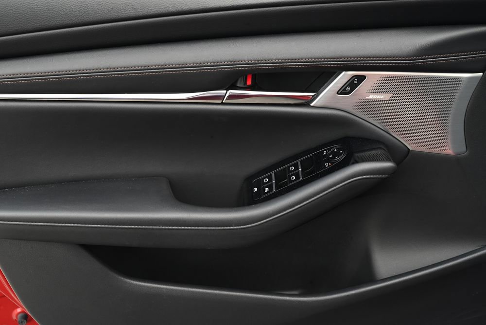 Used 2024 MAZDA MAZDA3 Hatchback w/Premium Plus Pkg AWD/4WD image 8