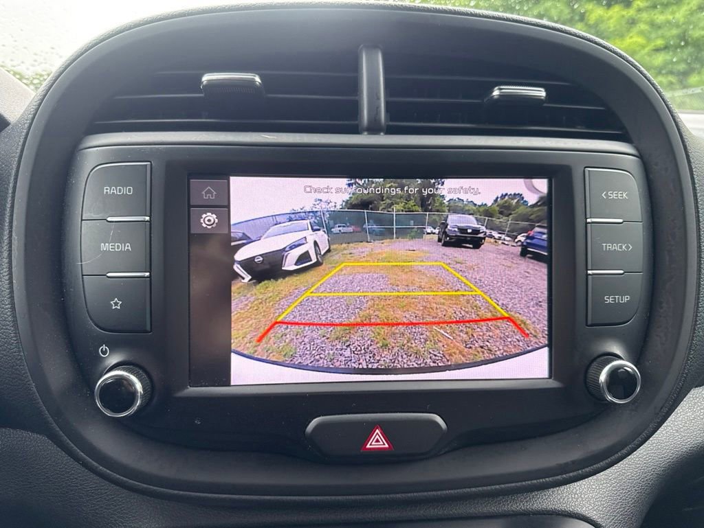 Used 2023 Kia Soul LX w/ LX Technology Package FWD image 9