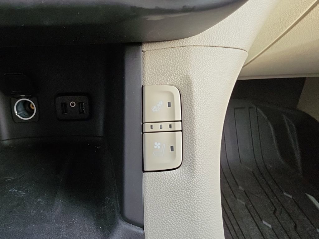 Used 2017 GMC Acadia Denali w/ Technology Package image 19