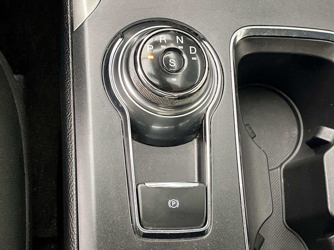 Used 2020 Ford Fusion SE AWD/4WD image 25