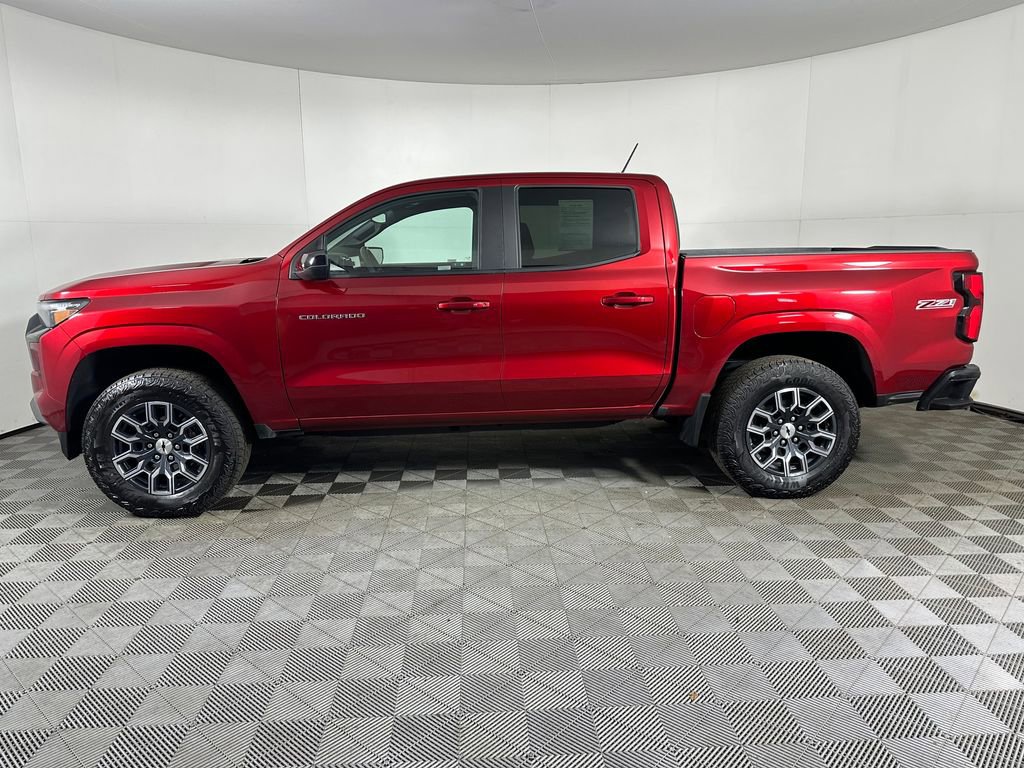 Used 2024 Chevrolet Colorado Z71 w/ Z71 Convenience Package 2 AWD/4WD image 2
