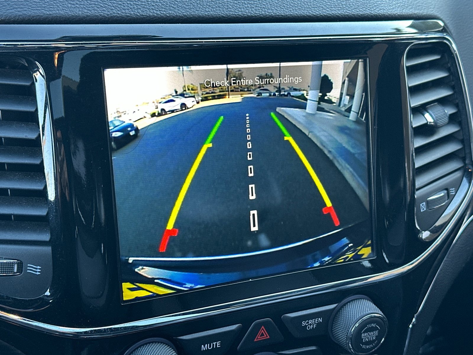 Used 2021 Jeep Grand Cherokee Limited image 18