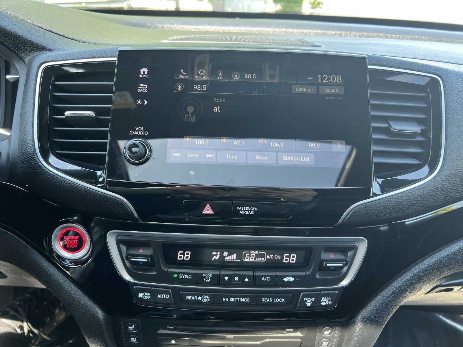 Used 2021 Honda Pilot Black Edition image 26