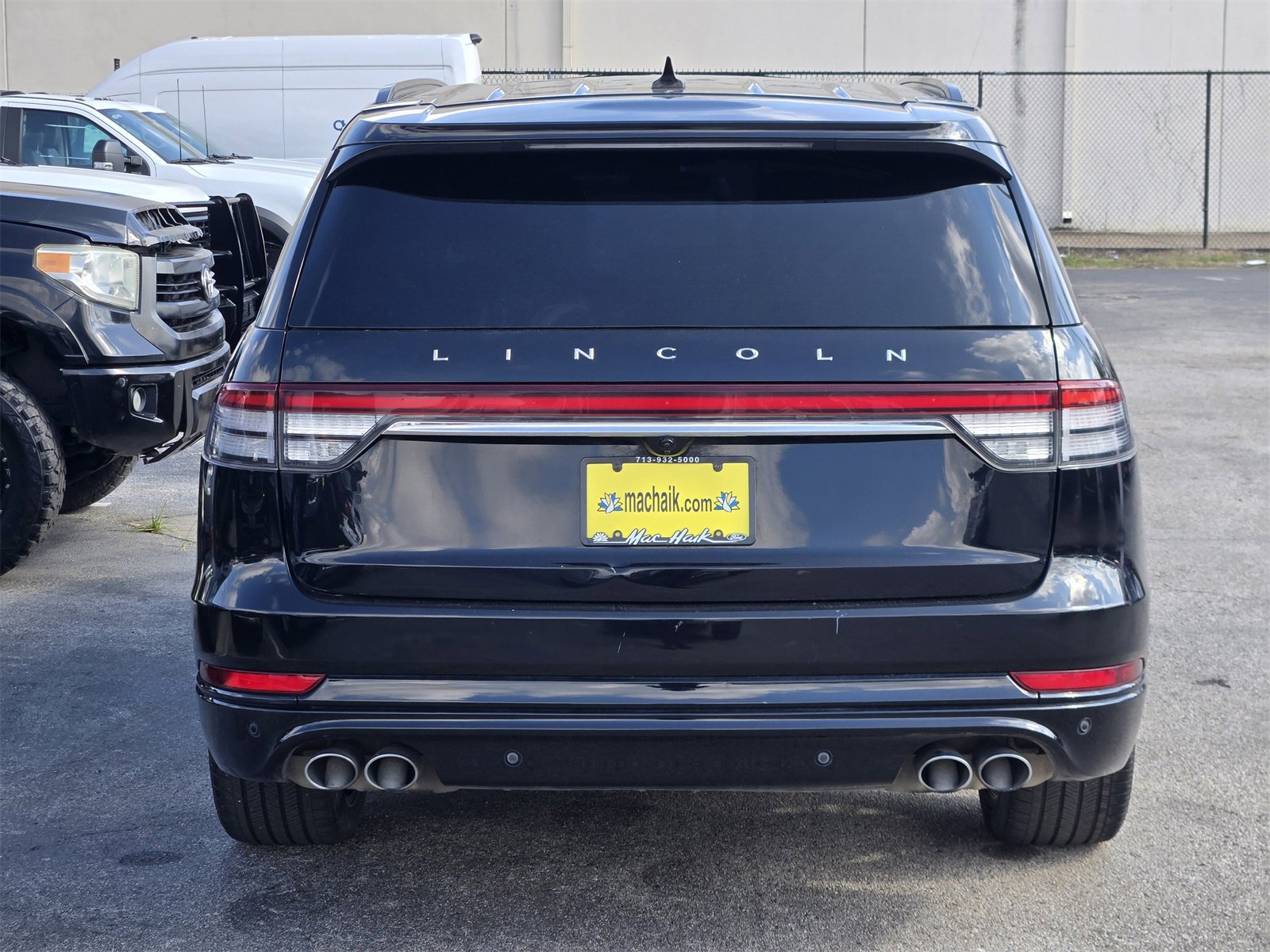 Used 2022 Lincoln Aviator Reserve w/ Equipment Group 201A image 6
