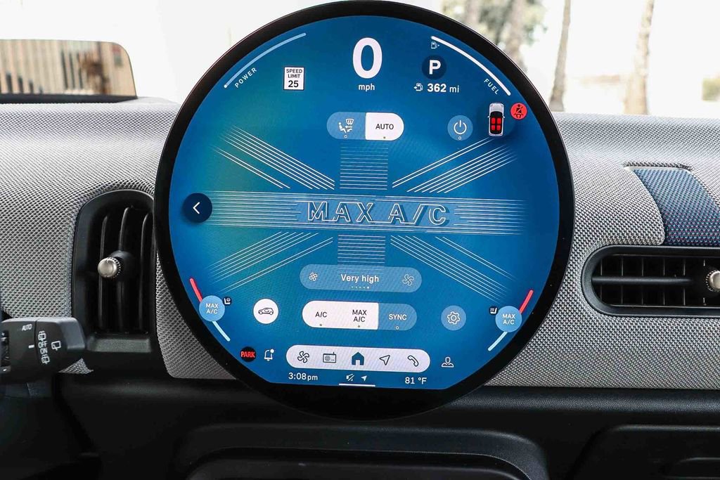 Used 2025 MINI Cooper 2-Door Hardtop image 14