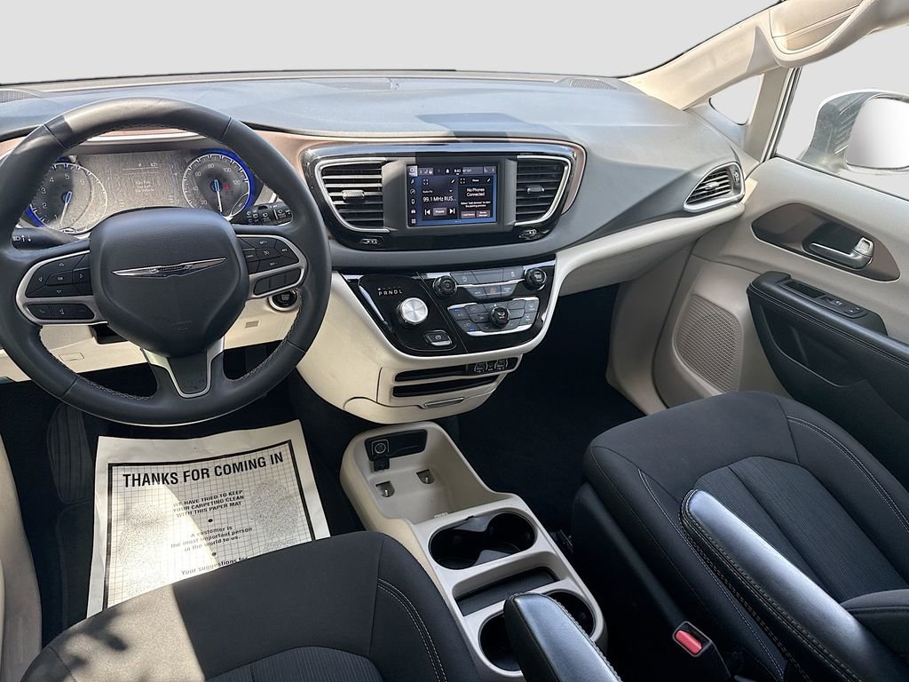 Used 2023 Chrysler Voyager LX FWD image 24