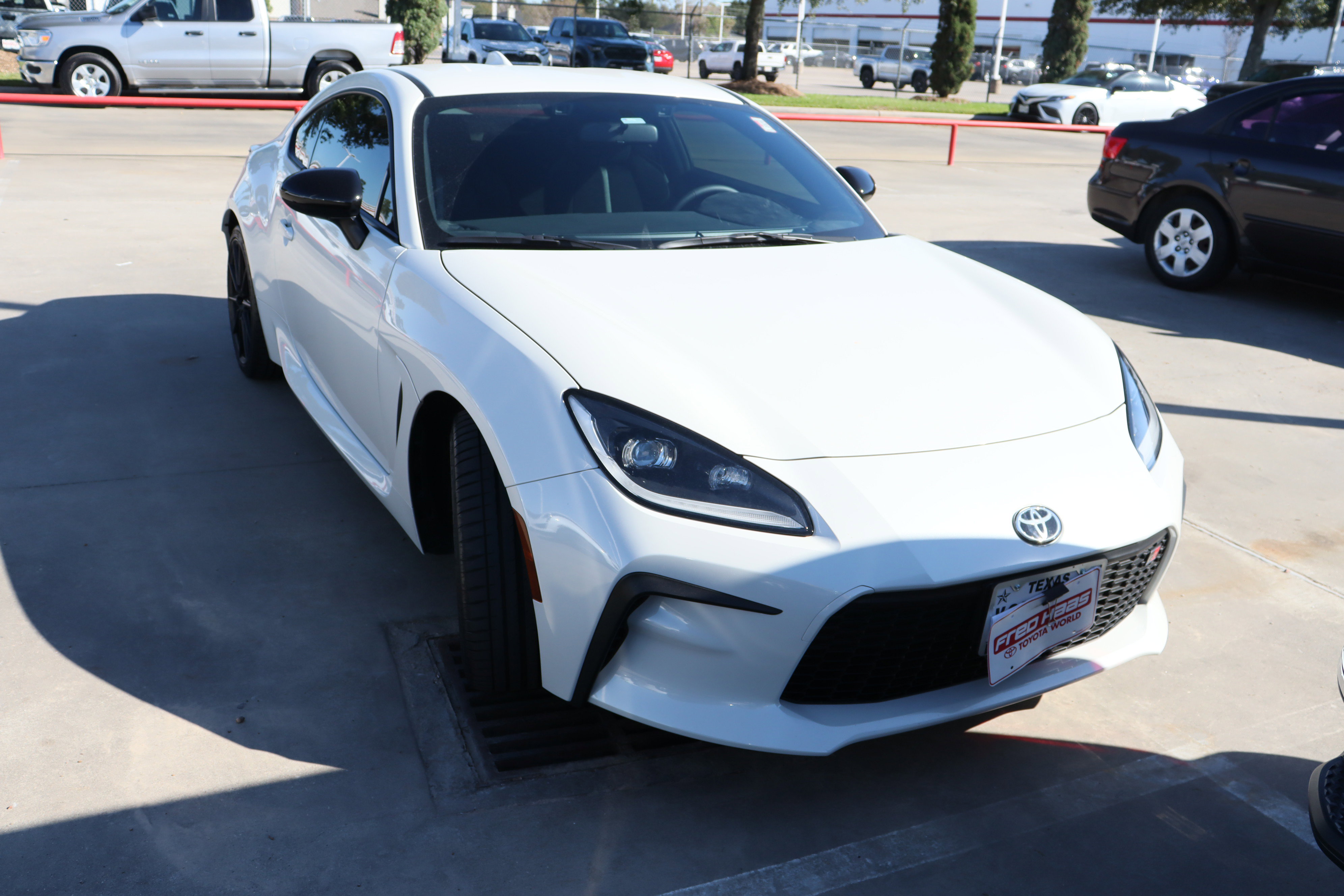 Used 2025 Toyota GR86 Premium image 2