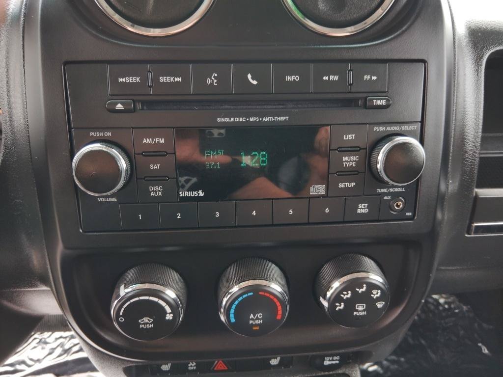Used 2014 Jeep Patriot Latitude w/ Freedom Edition Package FWD image 18