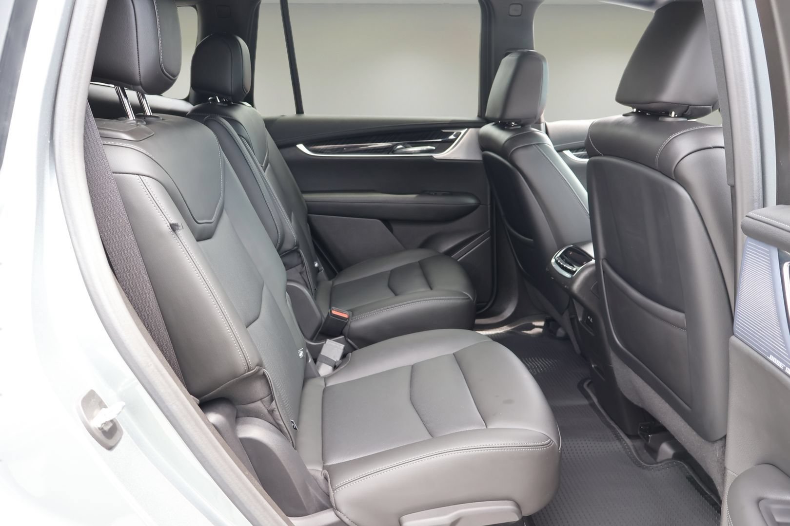 Certified 2023 Cadillac XT6 Premium Luxury AWD/4WD image 20