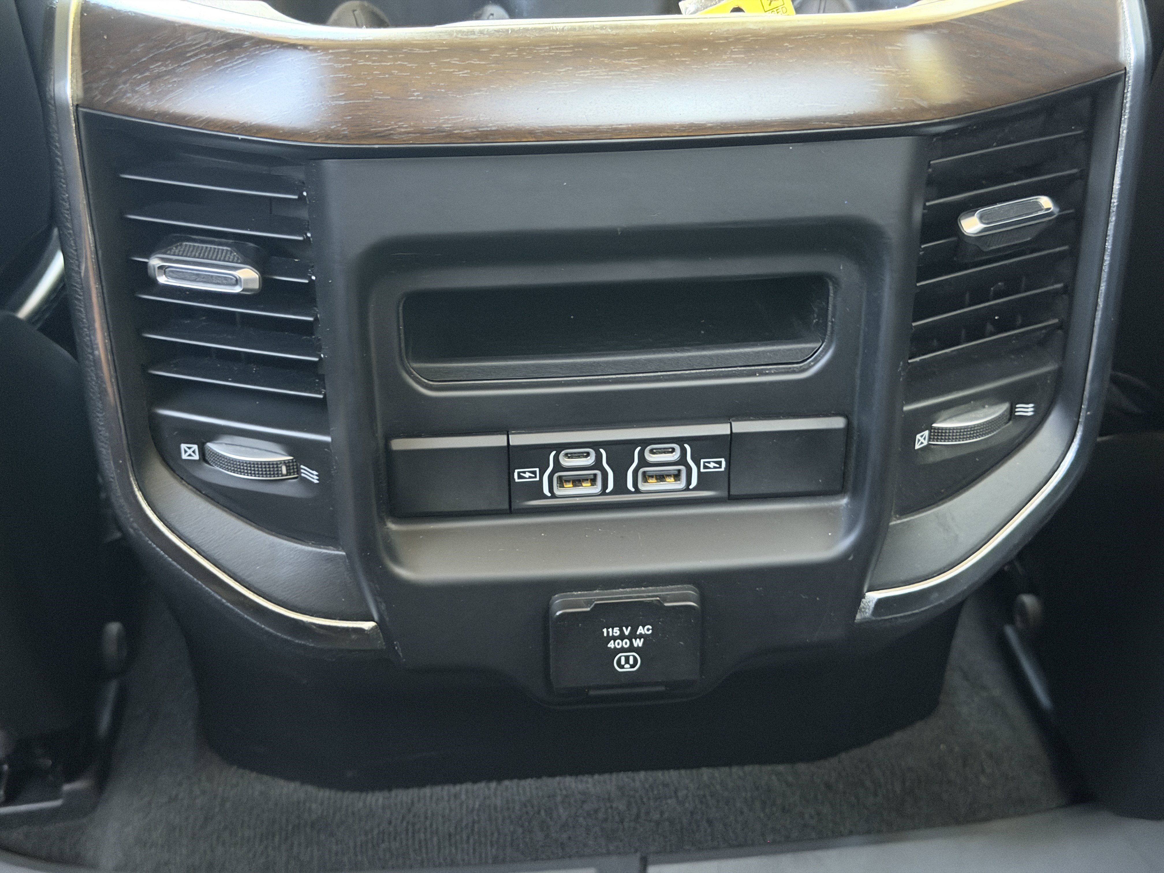 Used 2022 RAM 1500 Laramie AWD/4WD image 28