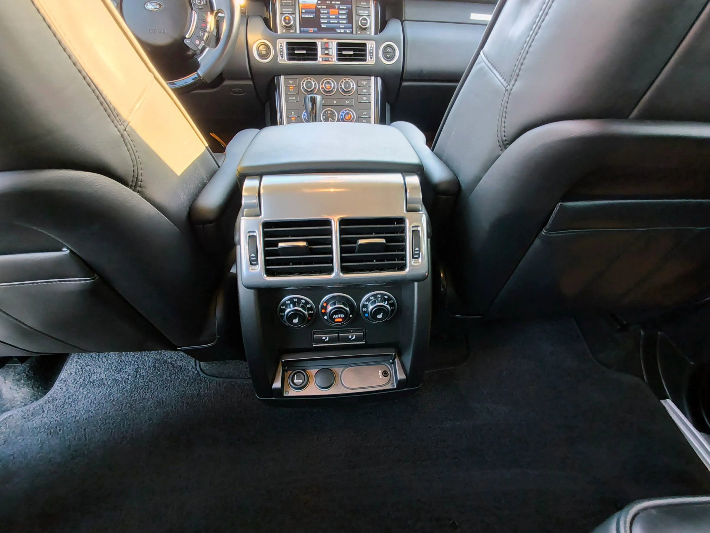 Used 2012 Land Rover Range Rover Supercharged image 29