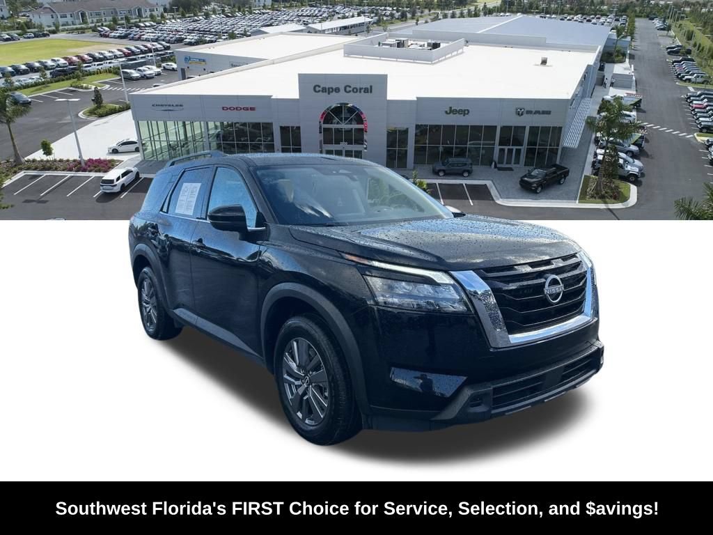 Used 2025 Nissan Pathfinder SV FWD image 2