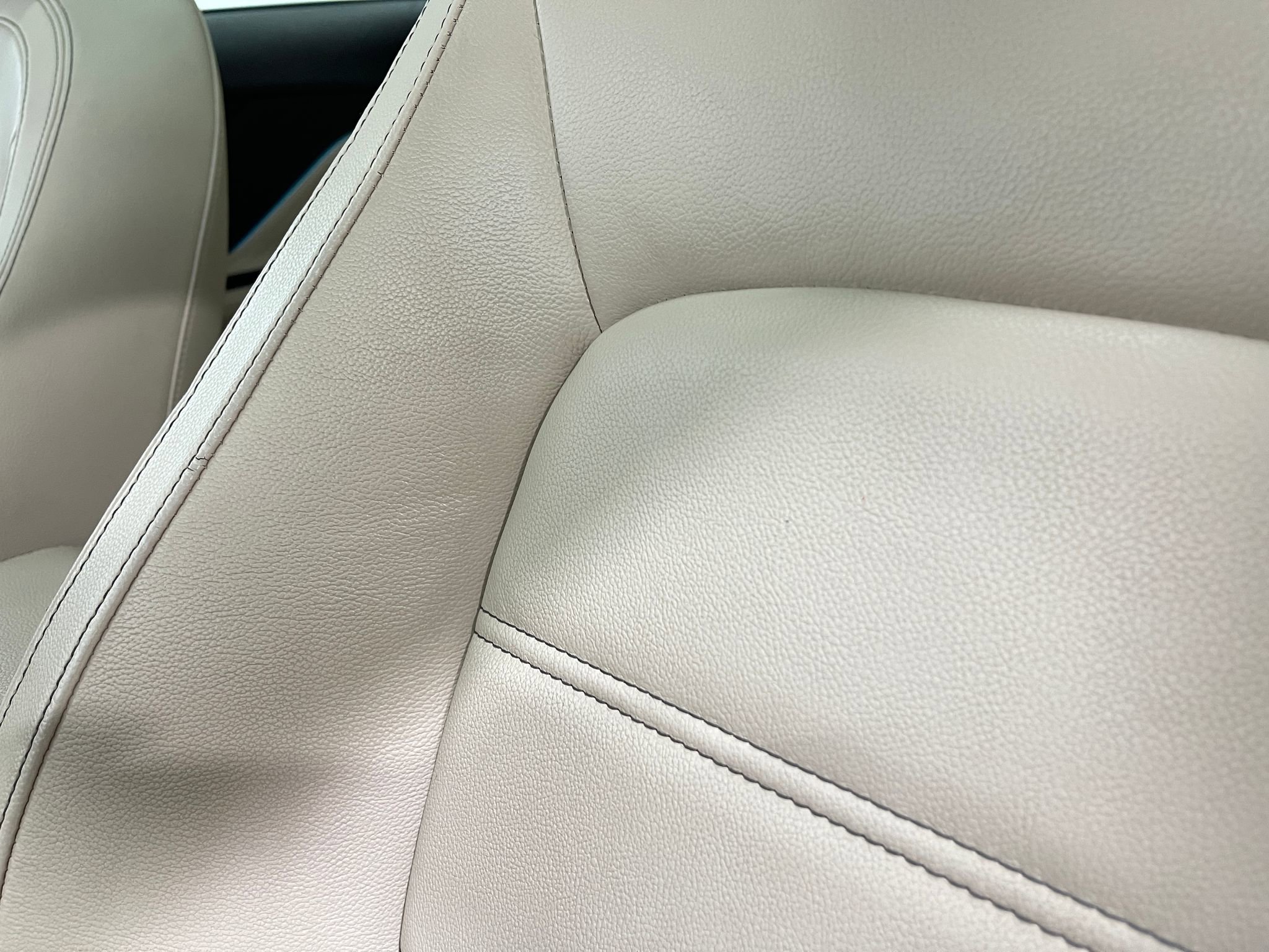 Used 2019 Jaguar F-PACE Prestige image 19