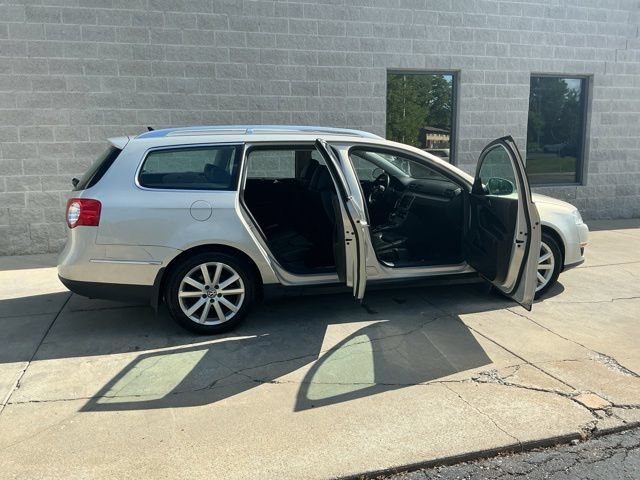 Used 2010 Volkswagen Passat Komfort FWD image 10
