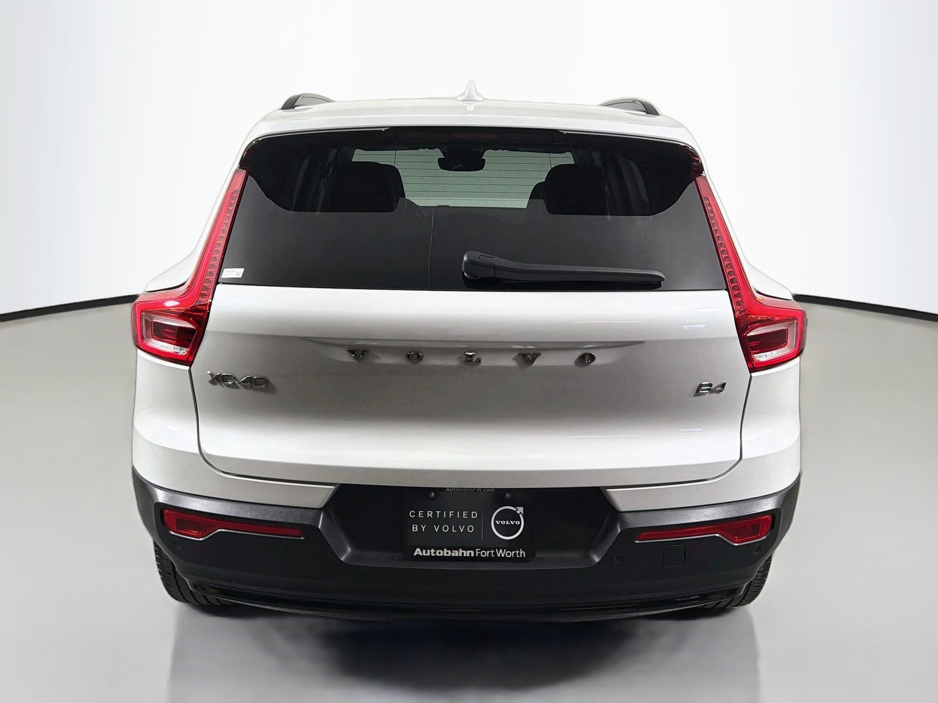 Certified 2023 Volvo XC40 B4 Plus w/ Protection Package Premier FWD image 7