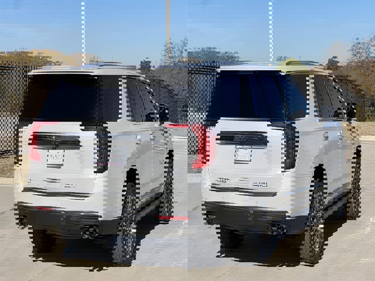 Used 2023 GMC Yukon Denali Ultimate image 4