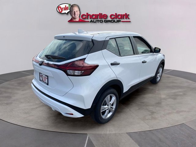 Certified 2025 Nissan Kicks Play S image 6