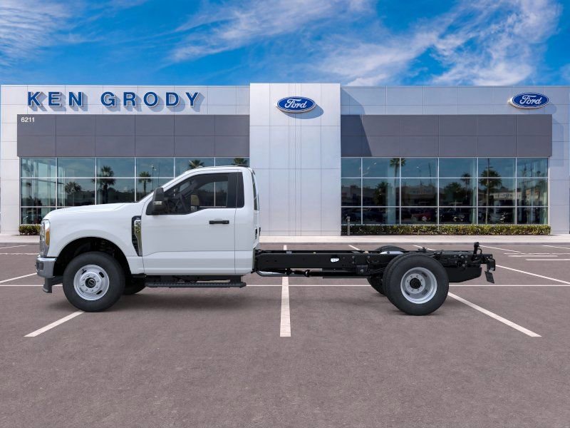 New 2025 Ford F350 XL w/ XL Chrome Package AWD/4WD image 3