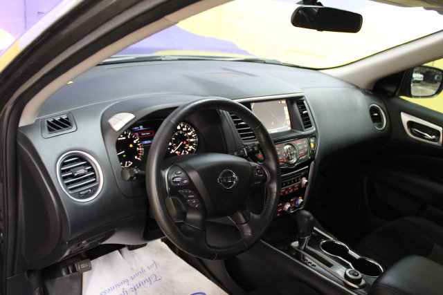 Used 2020 Nissan Pathfinder SV AWD/4WD image 13