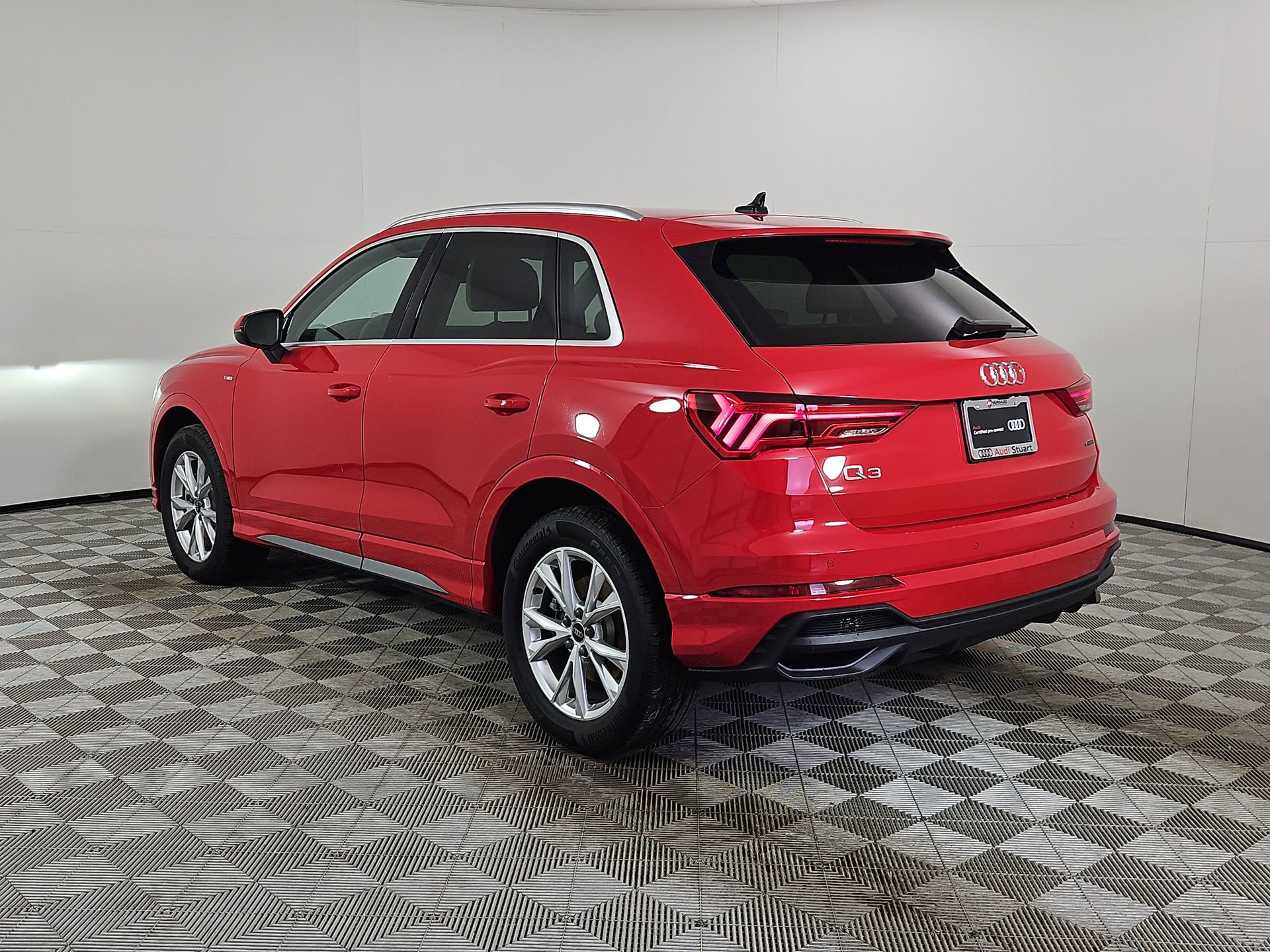 Certified 2025 Audi Q3 2.0T Premium Plus w/ Premium Plus Package image 5