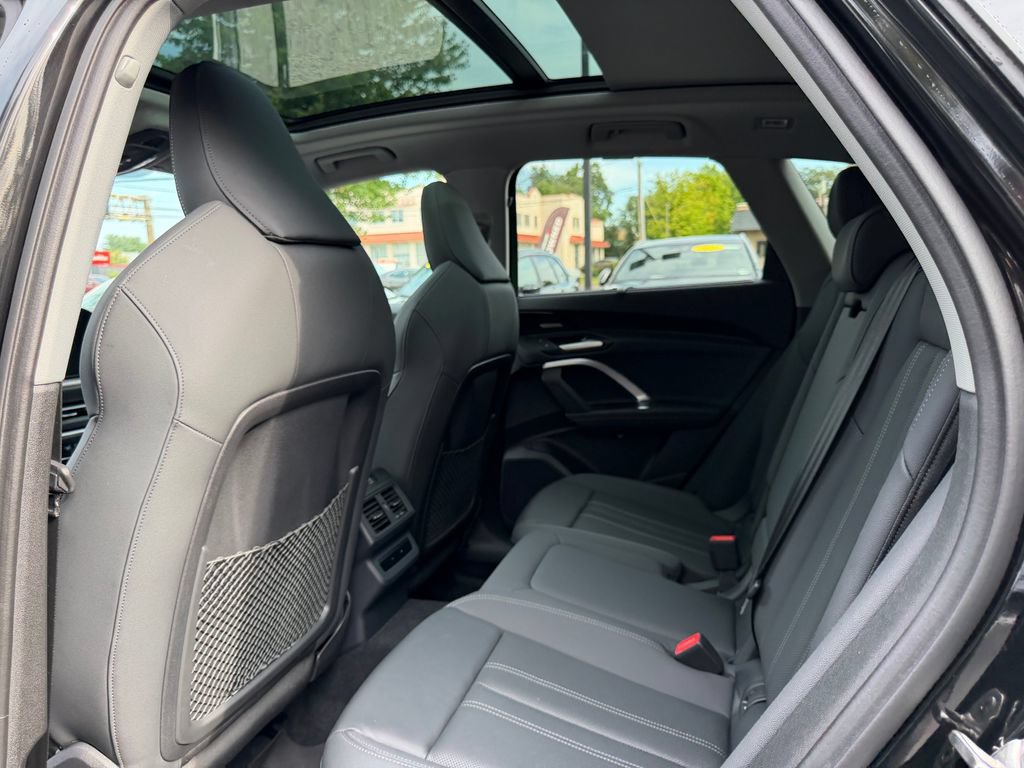 Used 2025 Audi Q5 Premium Plus w/ Premium Plus AWD/4WD image 30